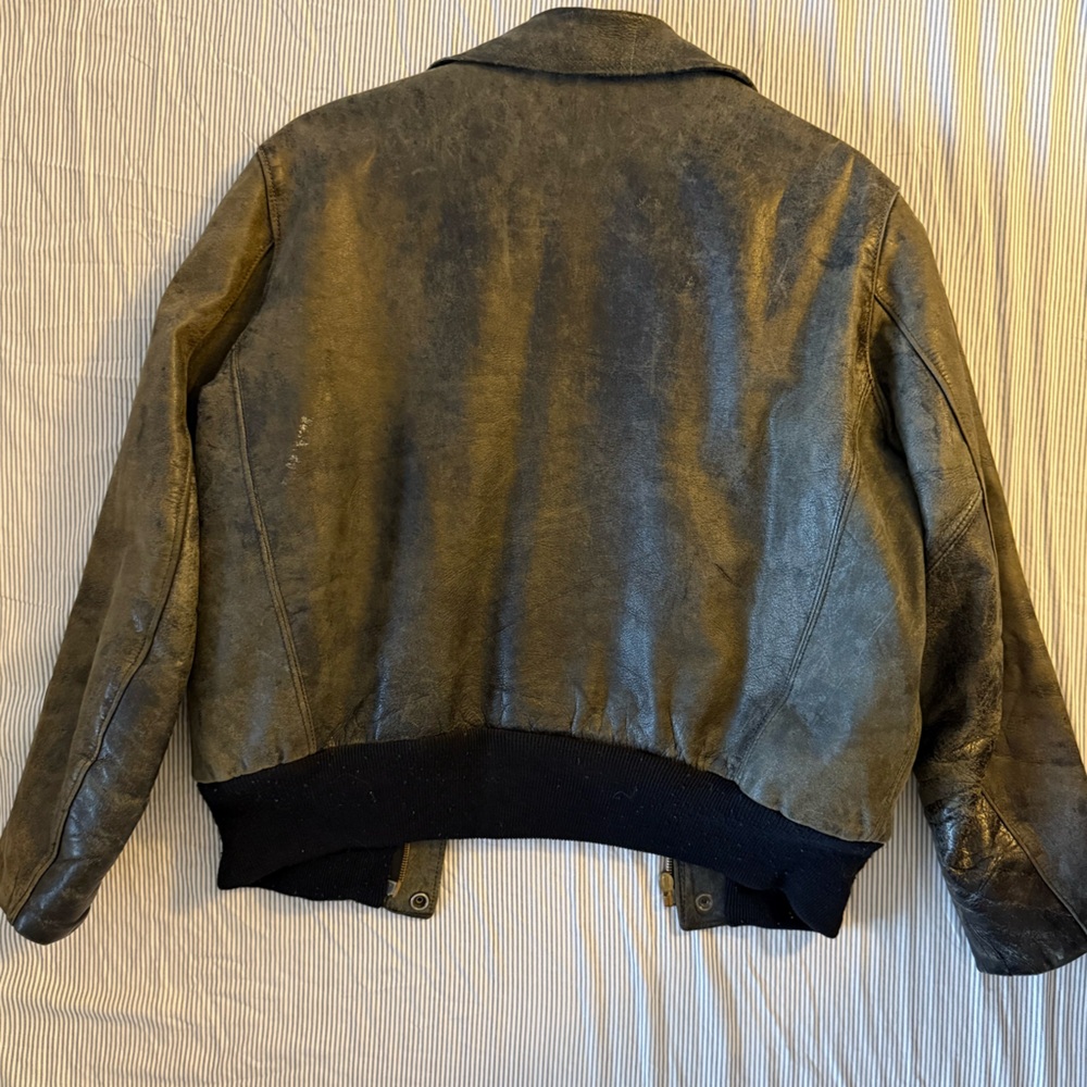 Vintage Distressed Black Leather Bomber Jacket Size M/L - Picture 5 of 12